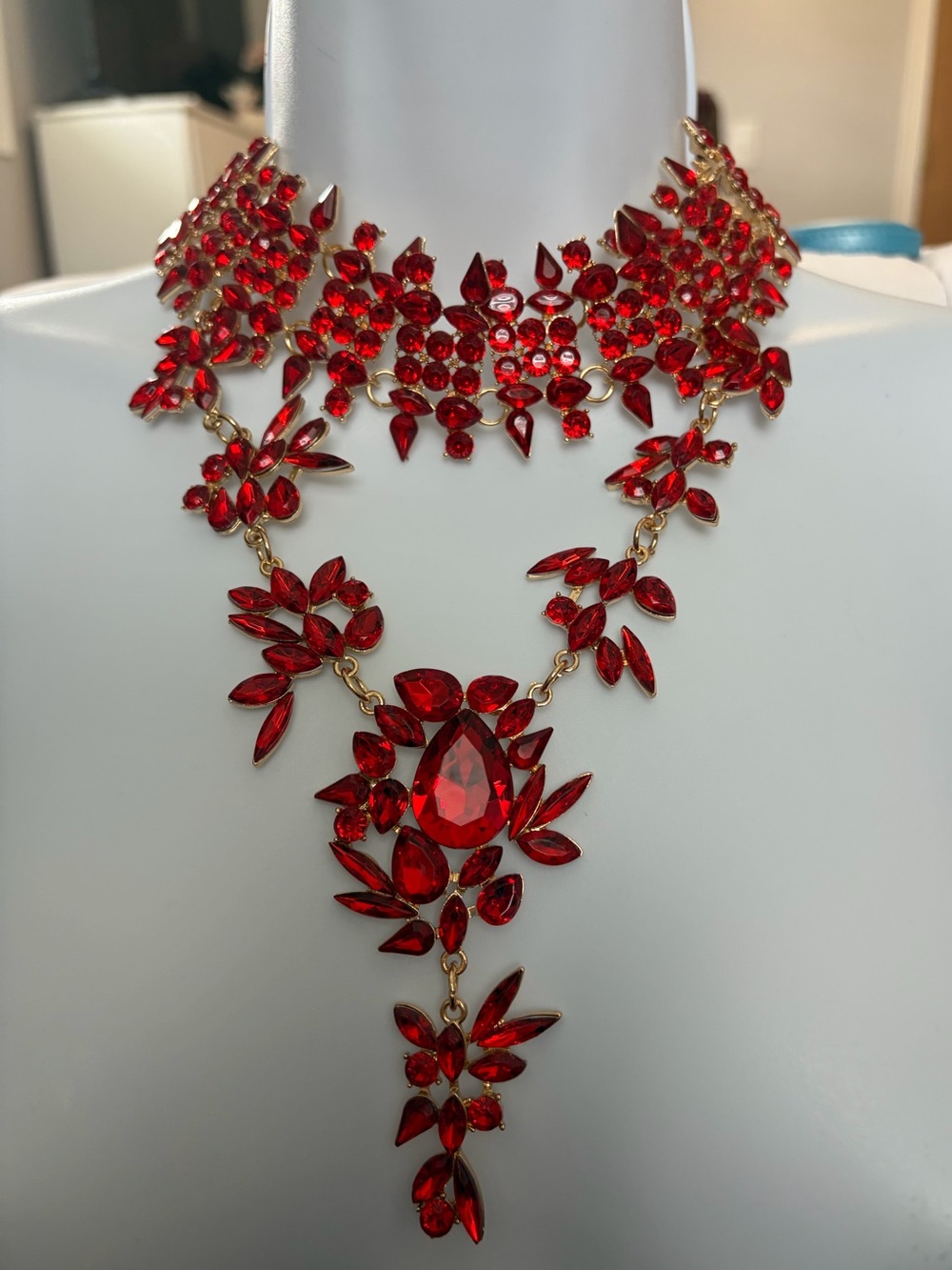 NWOT Aratta- Dramatic Red Crystal Bib Necklace with Gold-Tone Setting - Picture 7 of 16